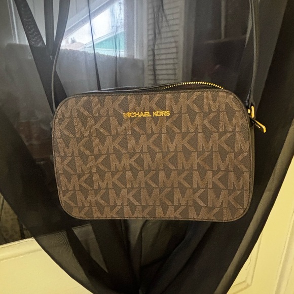 Michael Kors Handbags - Michael Kors Brown/Black crossbody